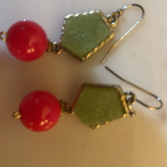 Green druzy stone and pink earrings - Picture 3 of 3